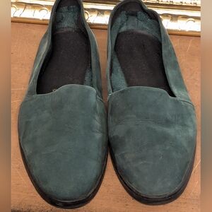 Land's End women's size 7.5 slip on